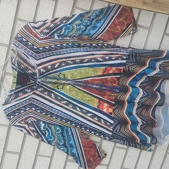 Multi-Color Top - Picture 4 of 10